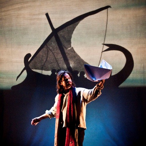 Canto la storia dell'astuto Ulisse