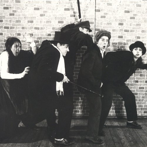 Come mai non siamo in otto?<br />Sogno di due cerretani alla corte di re Art&ugrave;