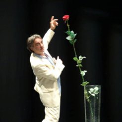 Siamo qui riuniti<br>o della democrazia imperfetta